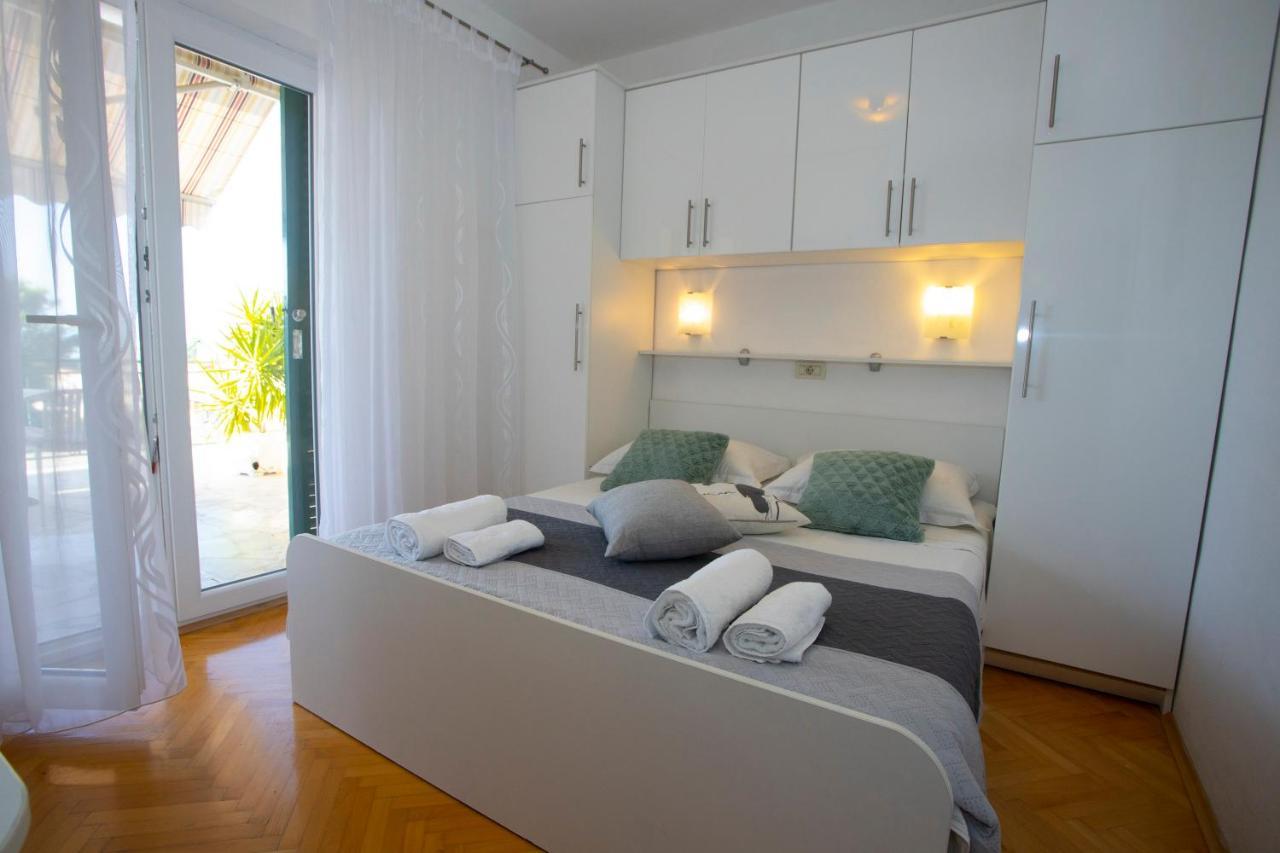 Villa Milenka - Apartmani Gorana Tučepi Kültér fotó