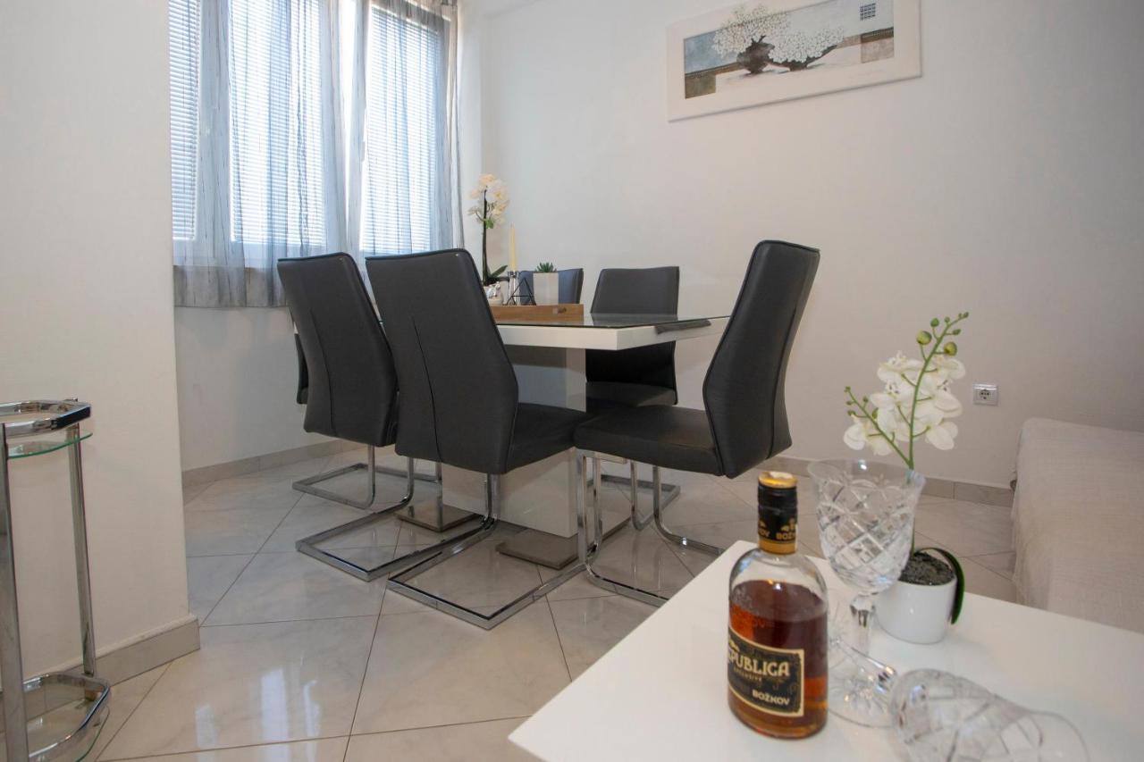Villa Milenka - Apartmani Gorana Tučepi Kültér fotó