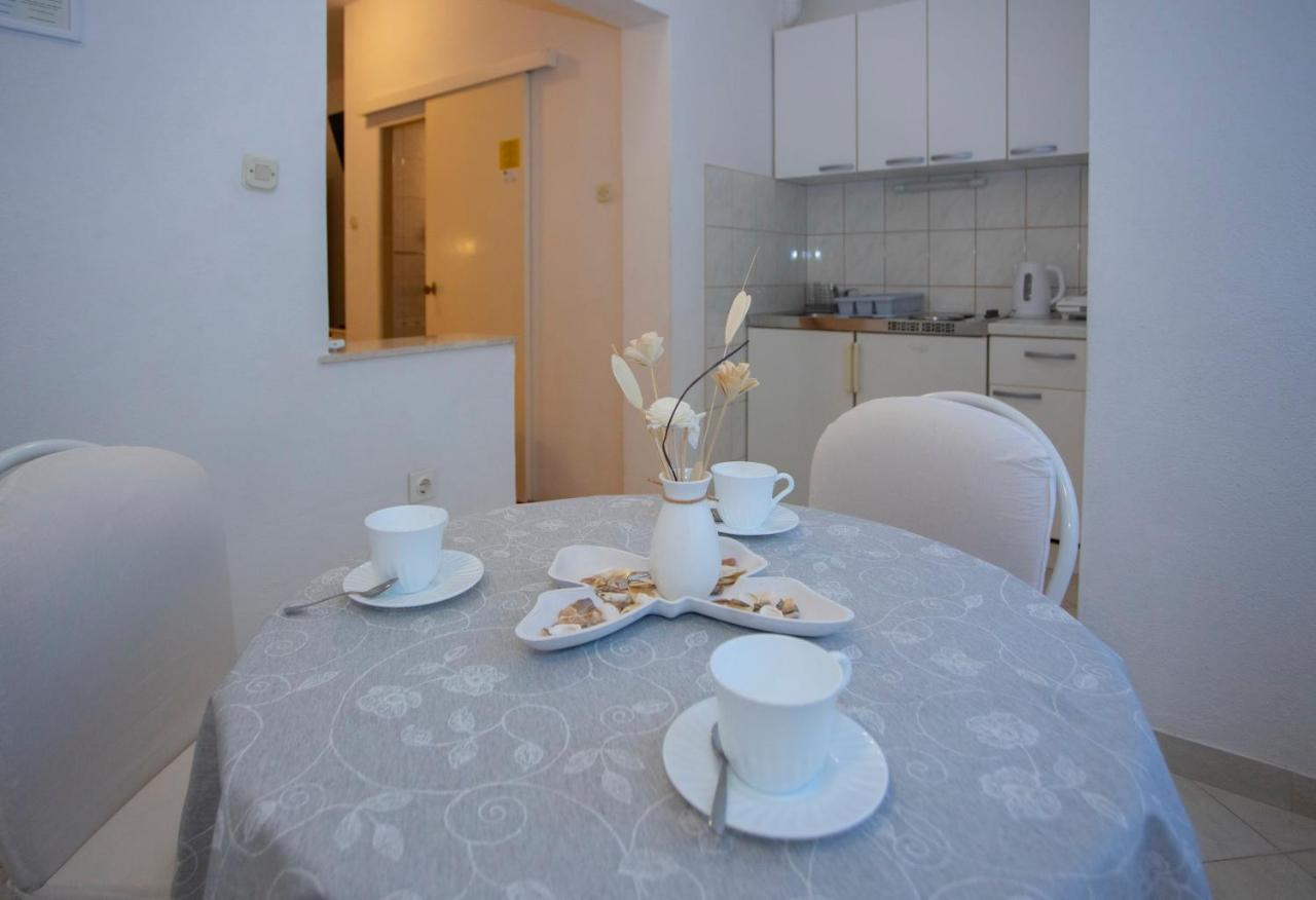 Villa Milenka - Apartmani Gorana Tučepi Kültér fotó