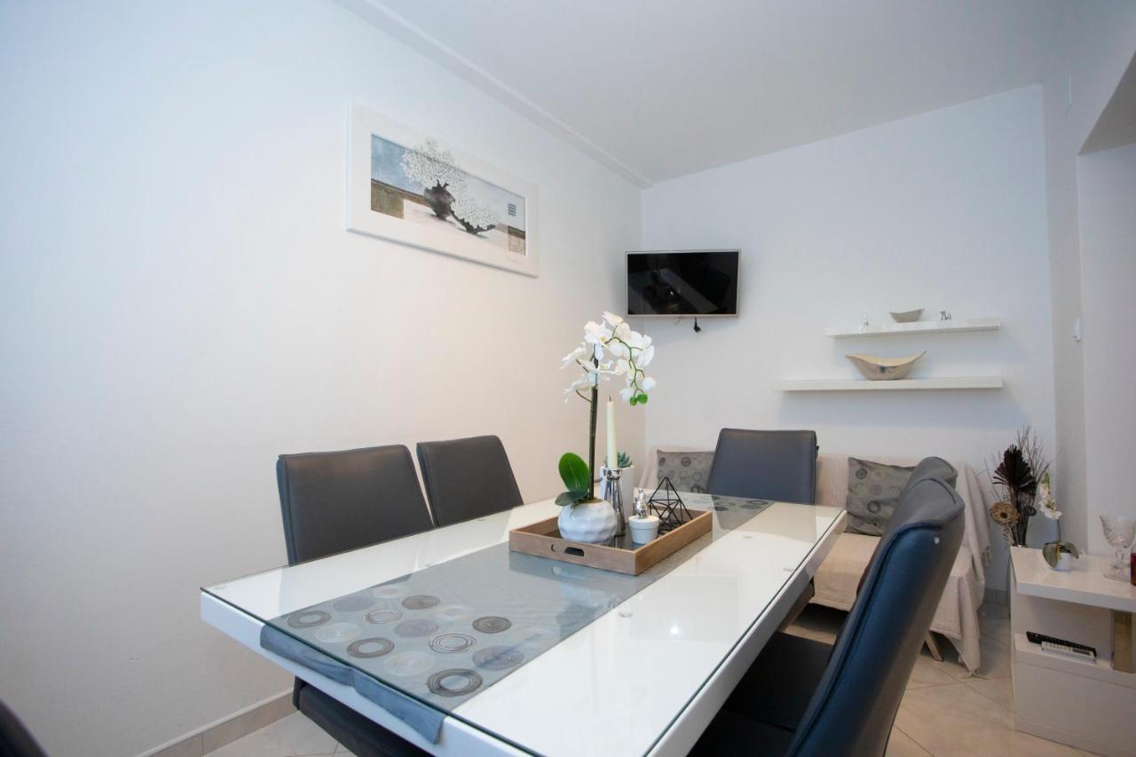Villa Milenka - Apartmani Gorana Tučepi Kültér fotó