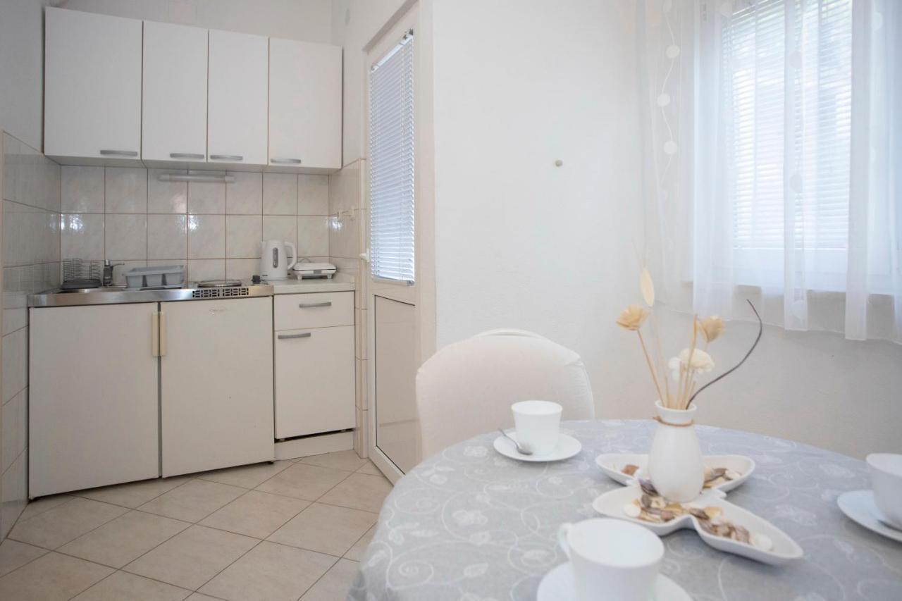 Villa Milenka - Apartmani Gorana Tučepi Kültér fotó