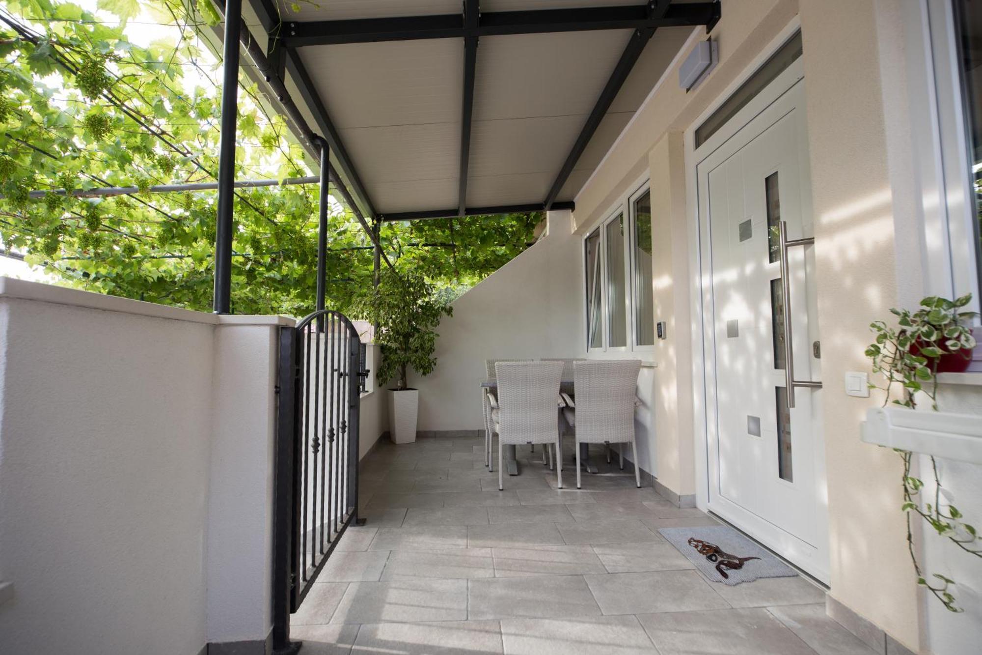 Villa Milenka - Apartmani Gorana Tučepi Szoba fotó